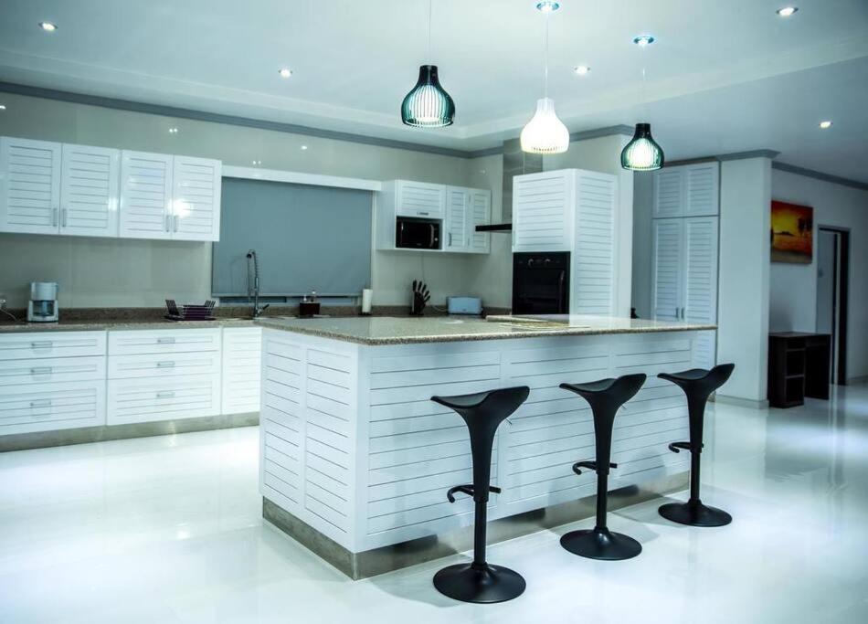Villa Island Charm Of Praslin Victoria Exterior foto